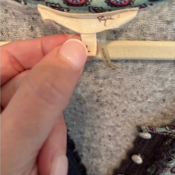 Anthropologie Ryu Gray and Black Tiered Bell Sleeve Tunic - Picture 5 of 7